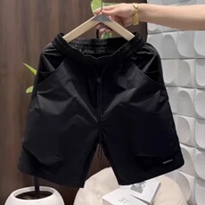黑色
