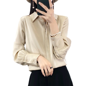 优雅气质女长袖衬衫简约清新浅色系设计肩部抽褶方领百搭时尚上衣图片