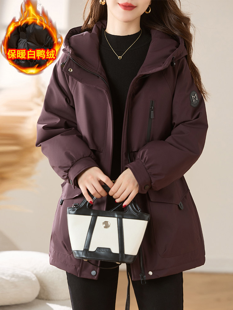 红工装羽绒服女2025冬季新款加厚保暖白鸭绒内胆派克服外套,女装羽绒服,慕咨