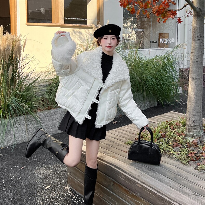 2024冬新款羊圈毛大翻领加厚提花90白鸭绒保暖羽绒服外套,女装羽绒服,瑶迪依秀