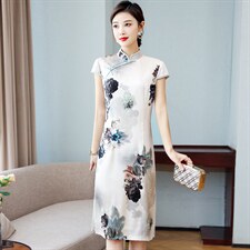 2023春夏季新款设计简约优雅大方中长款专柜品质真丝旗袍连衣裙，女装连衣裙，小荷流