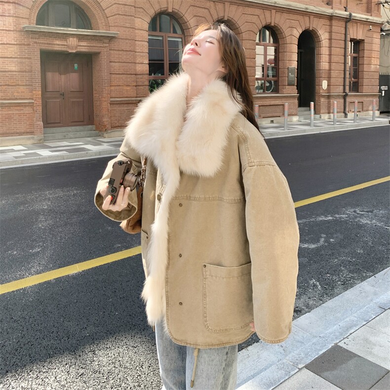 卡其色工装风派克羽绒服女冬季新款韩系宽松小个子90白鸭绒外套图片