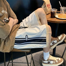 米白色