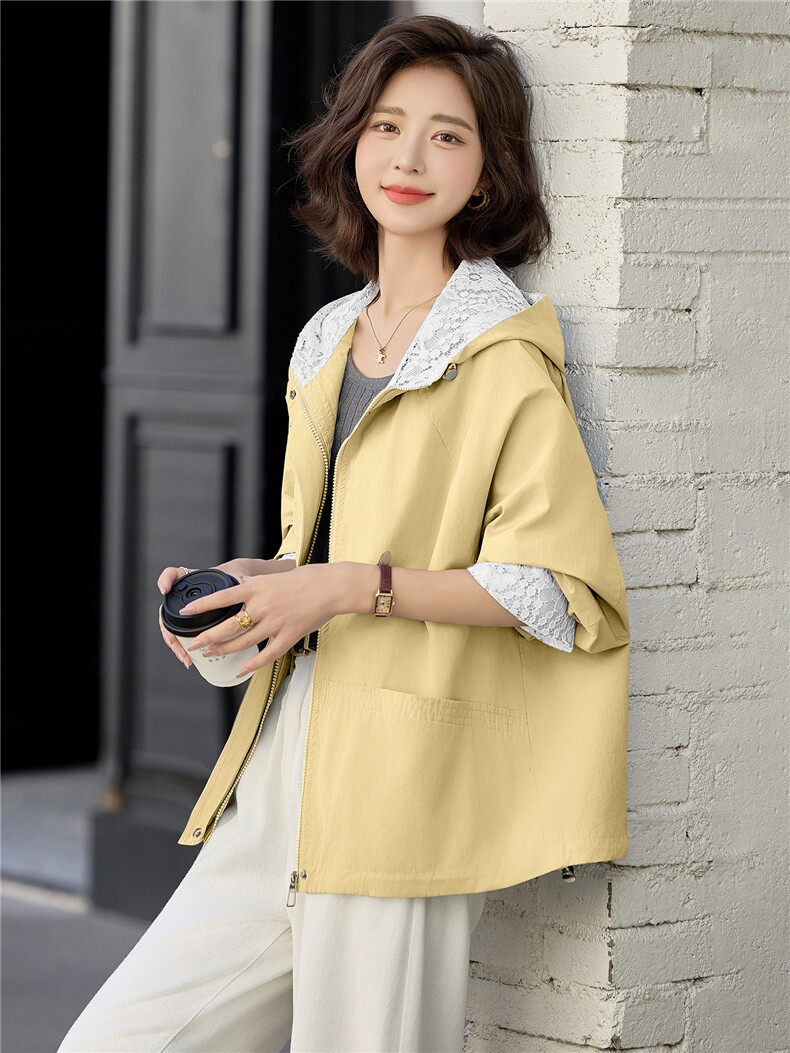 设计感蕾丝拼接连帽外套女2025秋季新款宽松休闲百搭减龄夹克上衣,女装短外套,依万里