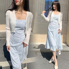 现货2024年春季网红女新款吊带碎花连衣裙加披肩针织两件套，女装连衣裙，煊芮熙