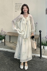 新中式国风套装裙女2025春季新款度假风休闲刺绣上衣半身裙两件套，女装套装/套裙，2C032
