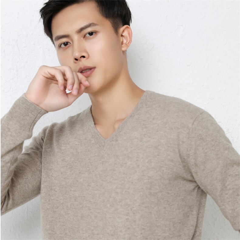 时尚男士V领衫35%保暖舒适经典黑色显瘦百搭款,男装羊绒套衫,尚达羊绒