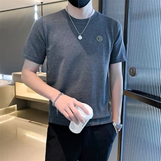 灰色