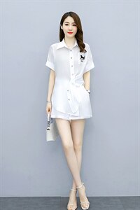 2021夏季新款简约时尚气质翻领个性衣摆设计休闲舒适两件套图片