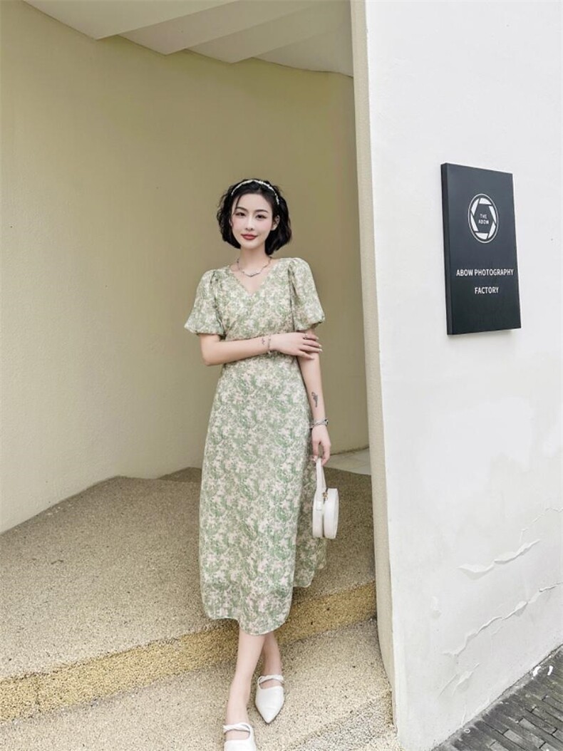 现货夏季短袖连衣裙韩版修身V领腰带调节大小,女装连衣裙,荷塘月色