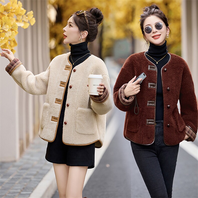 小香风短羊羔毛外套女2024秋冬新款小个子红色独特超好看皮毛一体，女装羊羔毛/颗粒绒，魅影