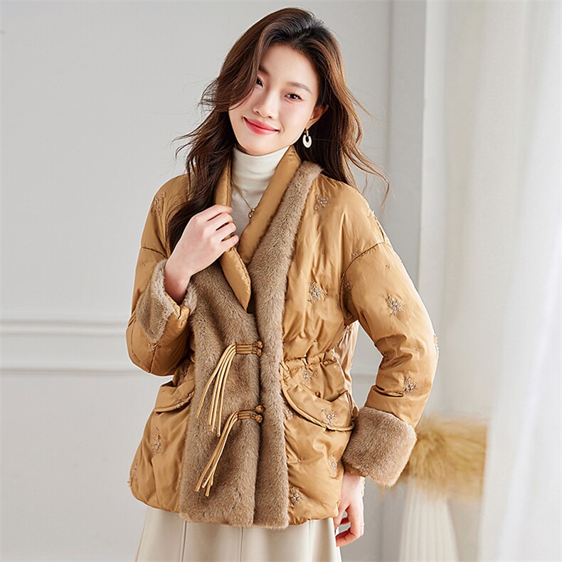 新中式刺绣羽绒服女2024冬季新款时尚洋气皮草拼接白鸭绒保暖外套，女装羽绒服，浙宝281