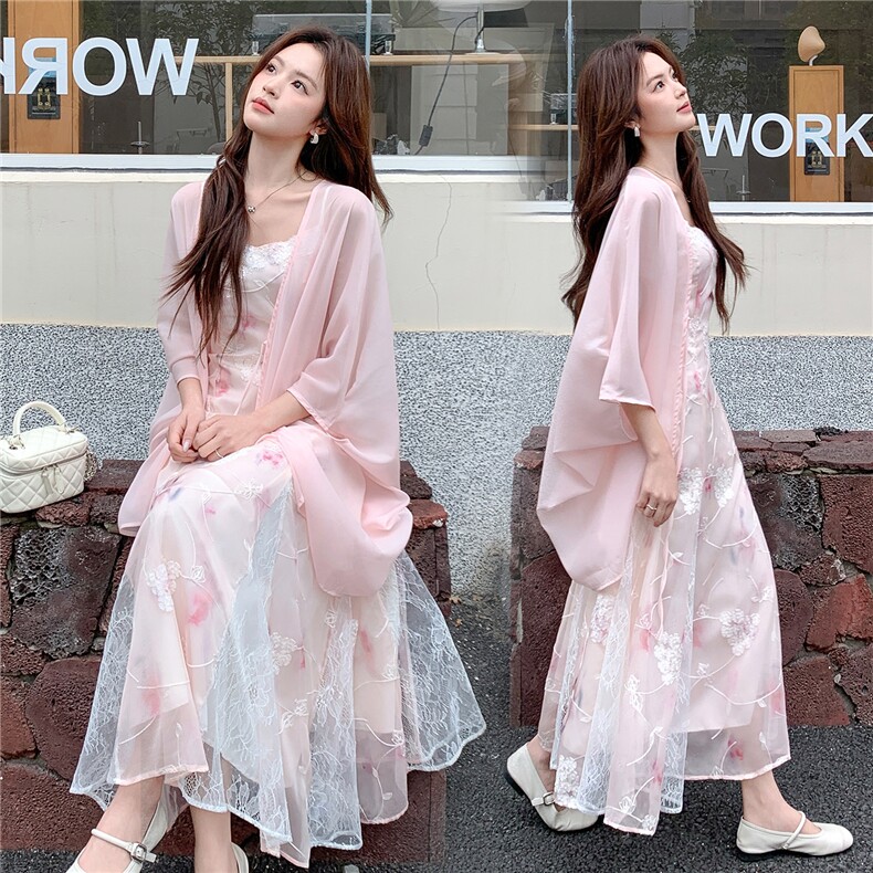 《现货26夏上新》吊带蕾丝刺绣重工仙女裙防晒仙气飘飘外披两件套，女装连衣裙，时尚风爆