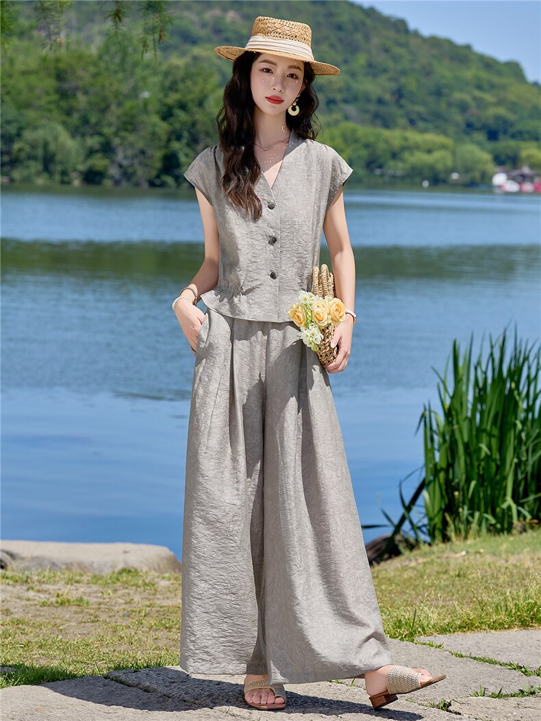 现货2026年夏季时尚简约大方气质优雅V领收腰显瘦两件套裤套装女,女装套装/套裙,众宇琦