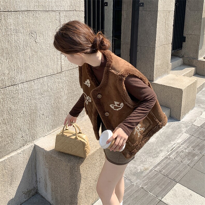8865款刺绣马甲皮毛一体P225K395,女装马甲,2B137