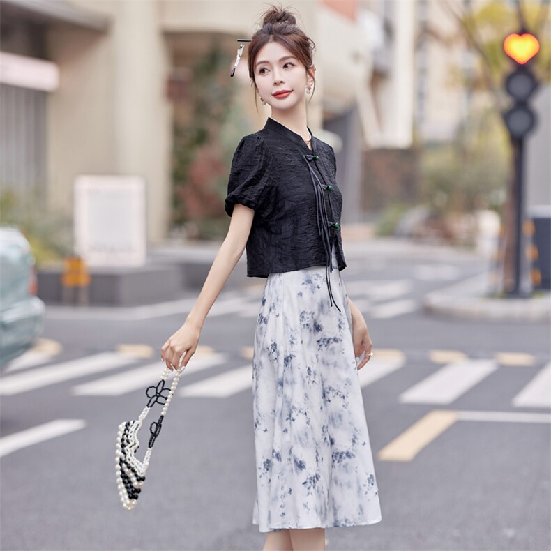 轻国风复古裙裤套装女夏2025新款设计感小众盘扣上衣阔腿裤两件套,女装套装/套裙,铭街依杨