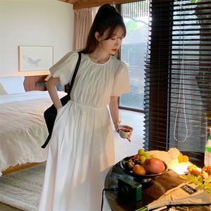 白色泡泡袖初恋连衣裙女2024年夏季新款法式简约宽松小个子茶歇裙图片