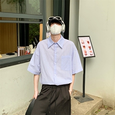 蓝色