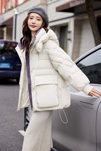 2025新款个性大气休闲宽松连帽短款6羽绒服女图片
