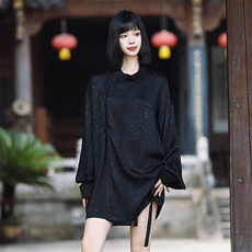 黑色
