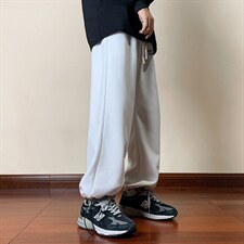 灰色