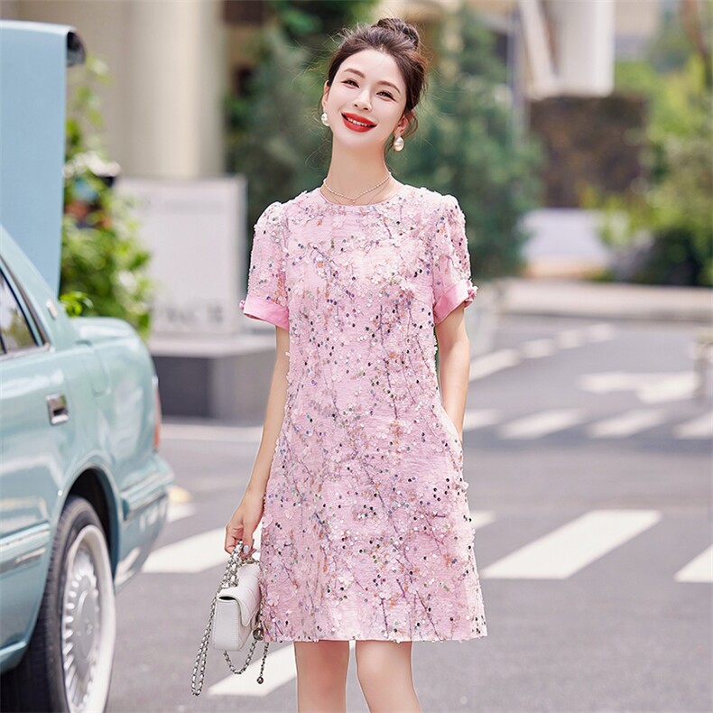 精致珠片刺绣连衣裙女夏季气质大码裙子2025年新款欧货a字裙,女装短外套,韩蜜菓
