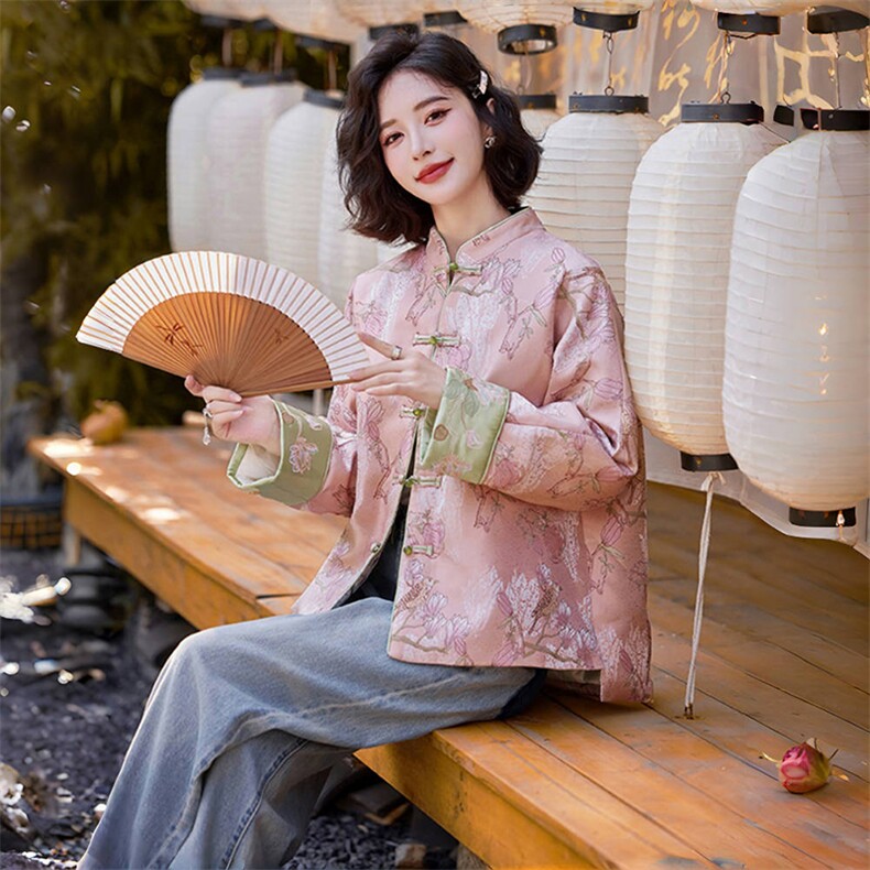 粉色新中式羽绒服女冬新款小个子复古盘扣刺绣白鸭绒外套,女装羽绒服,水衣源