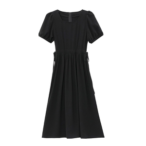 法式高级感赫本风方领黑色连衣裙女夏季新款小个子穿搭显瘦中长裙图片
