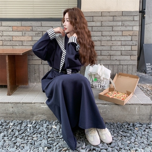 藏青色慵懒风连帽披肩卫衣套装裙女秋季2026新款休闲半身裙两件套图片