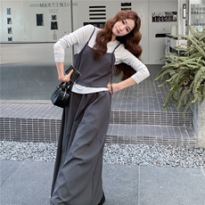灰色日系温柔学院风套装女2025秋季简约百搭吊带T恤半身裙三件套，女装套装/套裙，2C239