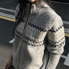 灰色