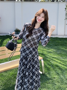 韩系慵懒风黑白格纹套装裙女春2026新款雪纺长袖上衣半身裙两件套图片