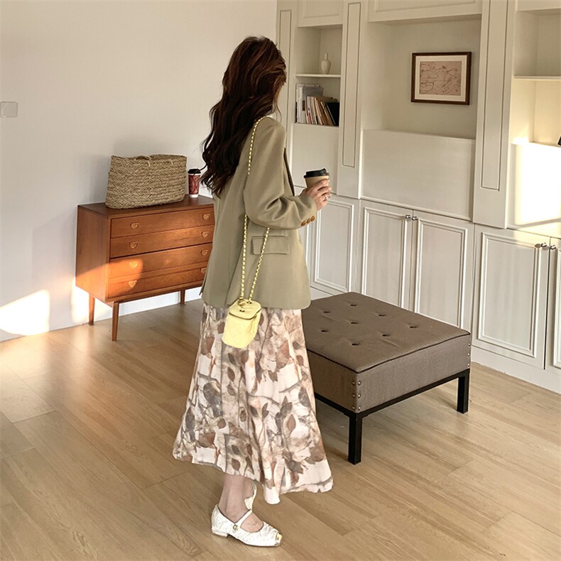 韩剧女主穿搭套装女春秋2025新款西装外套配吊带碎花连衣裙两件套,女装套装/套裙,2C113