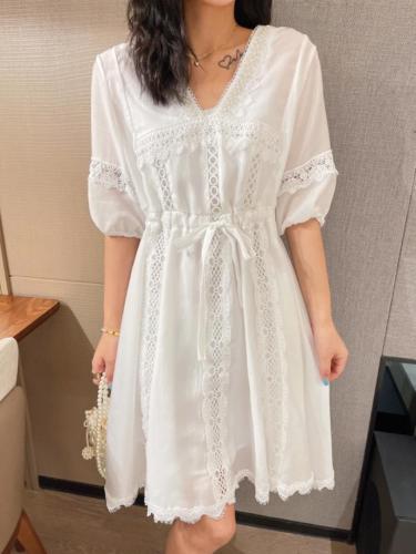 【现货】夏季新款重工钉珠v领收腰连衣裙,女装连衣裙,裴兔子