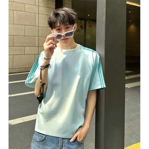 抖音得物品质二开240克宽松纯棉美式潮牌印花三条杠中性风短袖T恤图片