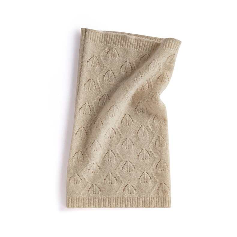 2025年秋季新款百搭女士加厚保暖多功能围脖，围巾，窄众羊绒