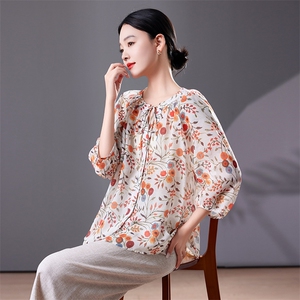碎花中袖上衣女七分袖高端2025夏季宽松版减龄衬衫轻薄天丝防晒衣图片