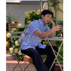 天蓝色