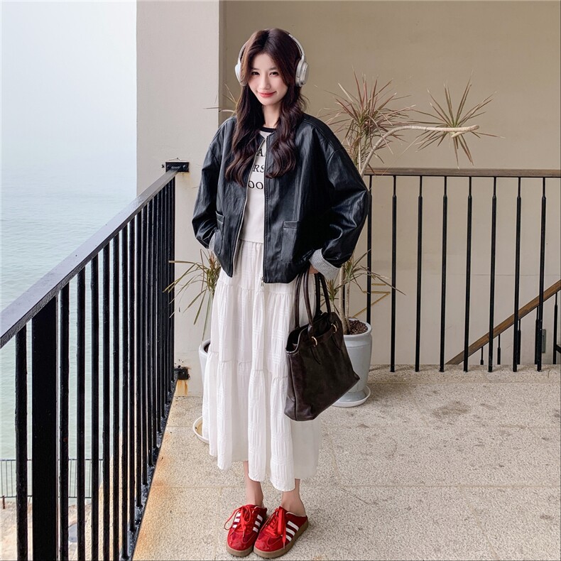 甜酷风条纹拼接黑色皮衣外套女春秋2025新款小个子机车服PU皮夹克,女装皮衣,2C217