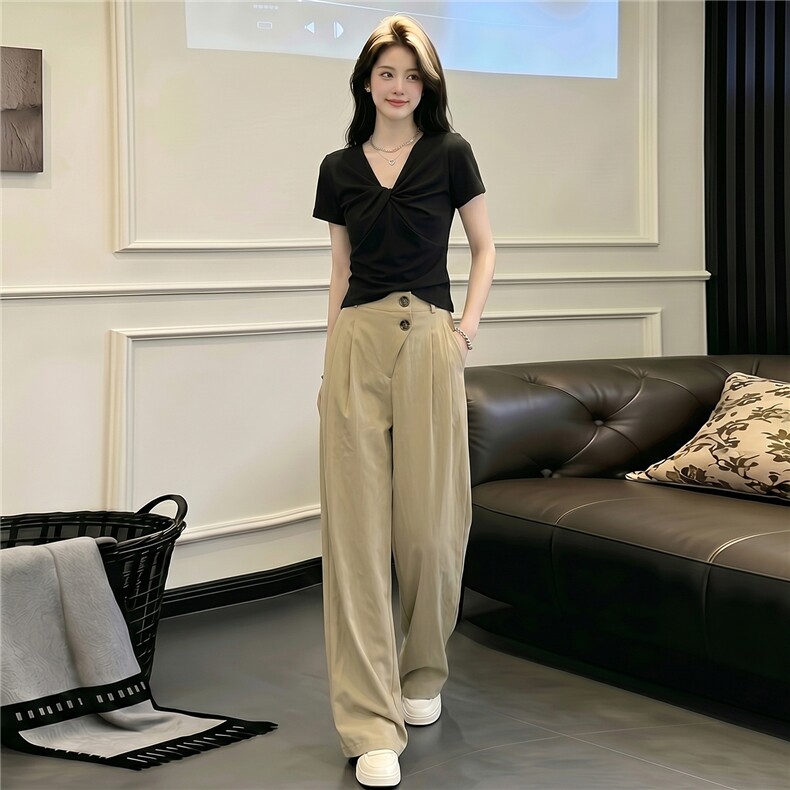 欧韩时尚套装女夏新款黑色V领扭结设计短袖上衣弯刀休闲裤两件套,女装套装/套裙,江南