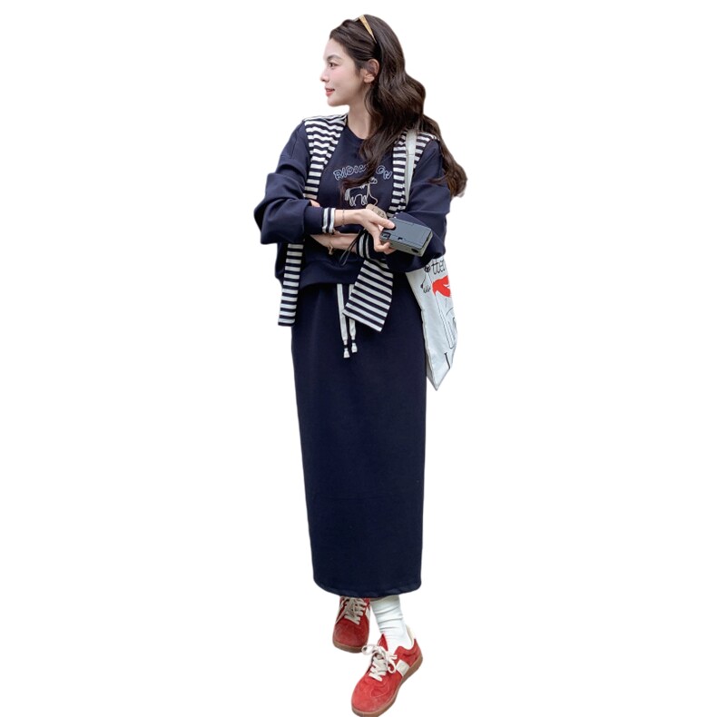 【新品】马年刺绣卫衣半身裙套装带披肩,女装套装/套裙,2B076
