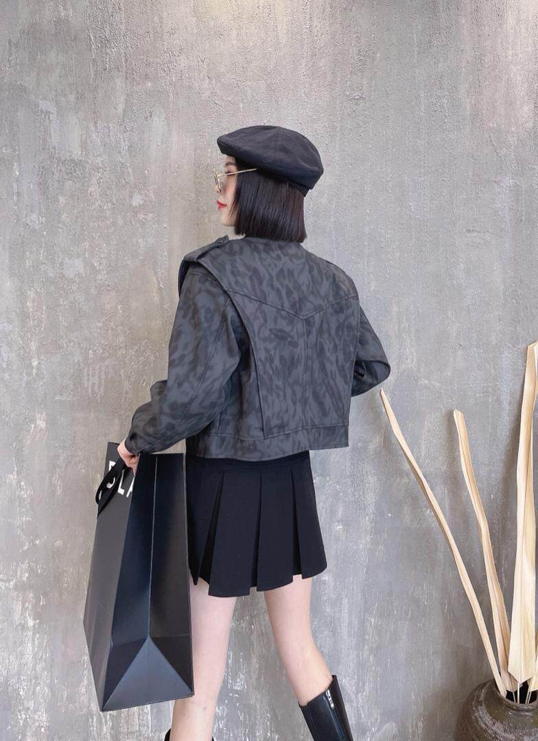 【现货】来袭，时尚暗纹皮衣外套！设计款！，女装皮衣，S.S