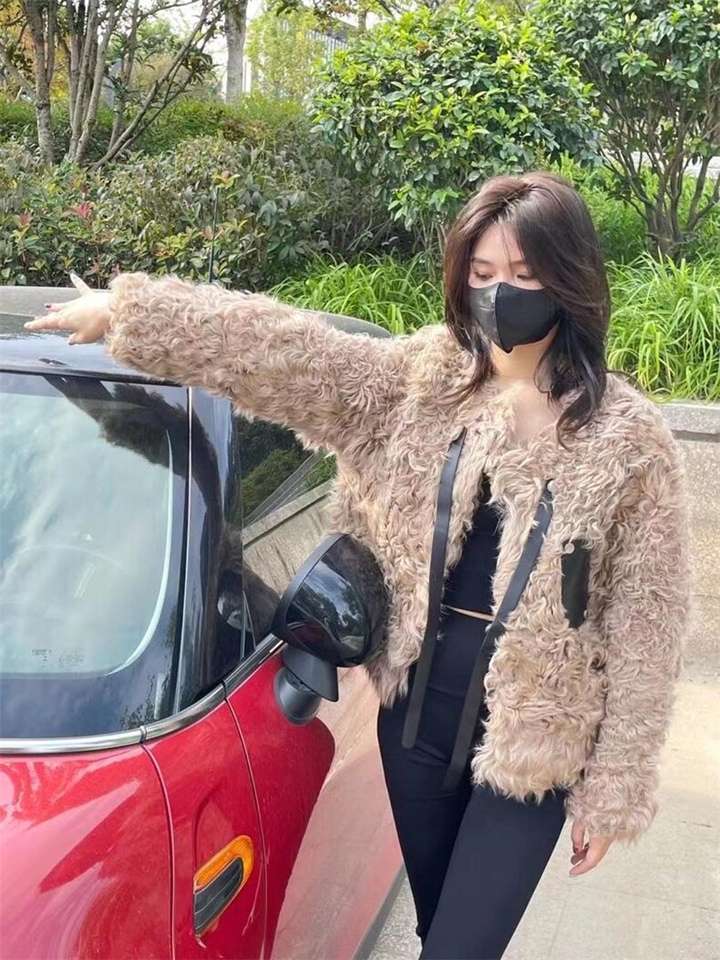 冬季新款羊卷毛外套，其它，邱小姐