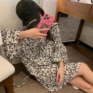 现货海军领碎花裙图片