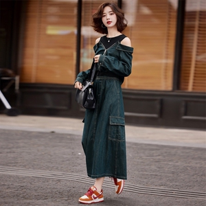 显瘦遮肉牛仔套装减龄开春穿搭一整套女装2025新款露肩两件套裙装图片