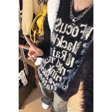 黑色
