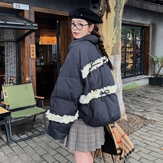 黑色设计感减龄羽绒服女短款2025冬季新款拼接立体花边90白鸭绒服，女装羽绒服，2C201