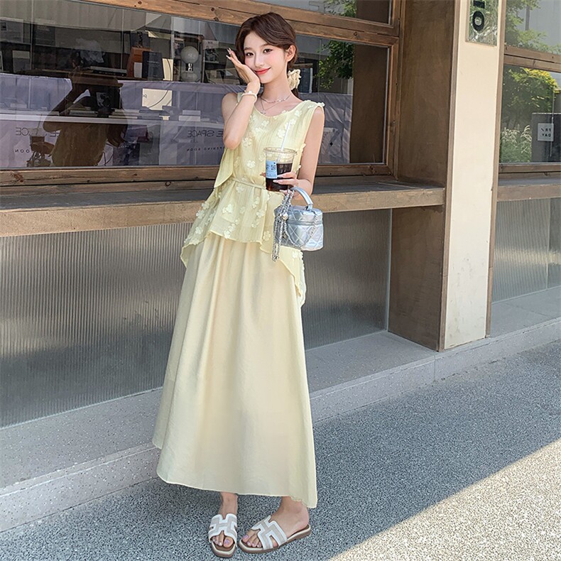 设计感无袖背心套装女2025夏季新款时尚立体花朵上衣半身裙两件套,女装套装/套裙,纯色衣恋