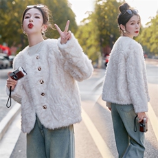 2024秋冬新款百搭圆领环保貂毛加厚长款毛绒一体外套，女装羊羔毛/颗粒绒，瑶迪依秀