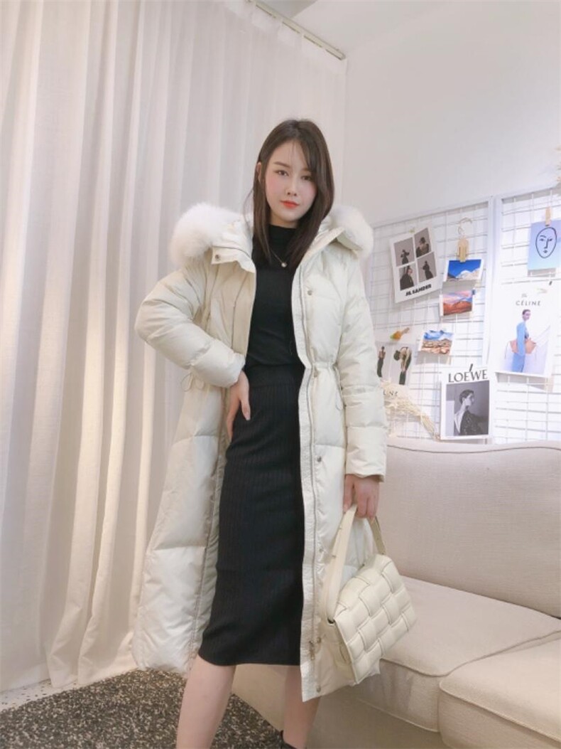 DINOBIENS/冬季显瘦超大毛领羽绒服，女装羽绒服，迪诺比亚